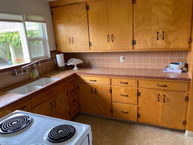 Building Photo - Samish Island