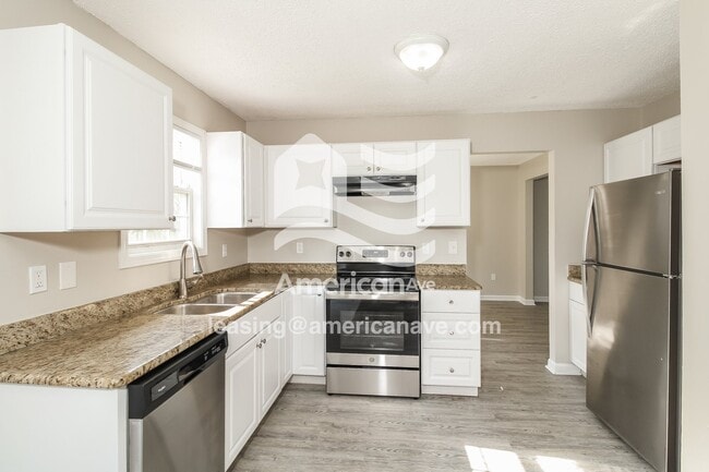Building Photo - 402 Castle Ridge Dr