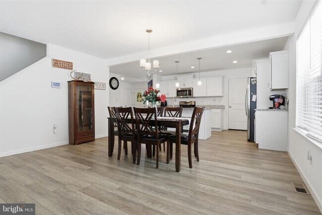 Building Photo - 7450 St Patrick Ct