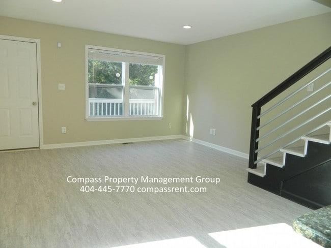 Building Photo - 580 Turner Pl NW