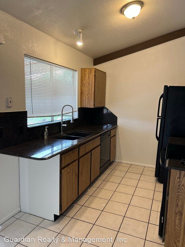 Building Photo - 2 br, 1 bath House - 1770 E. Sandra Terrace
