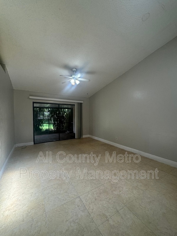 Building Photo - 9925 Burl Way