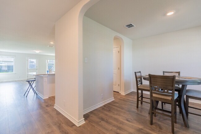 Building Photo - 9712 Moon Shine