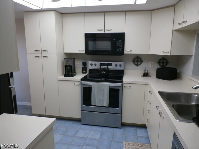 Foto del edificio - 12150 Kelly Sands Way