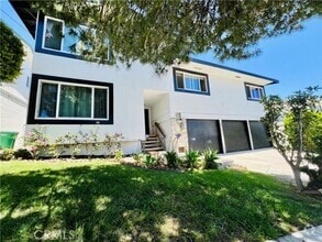 Building Photo - 28040 Lobrook Dr