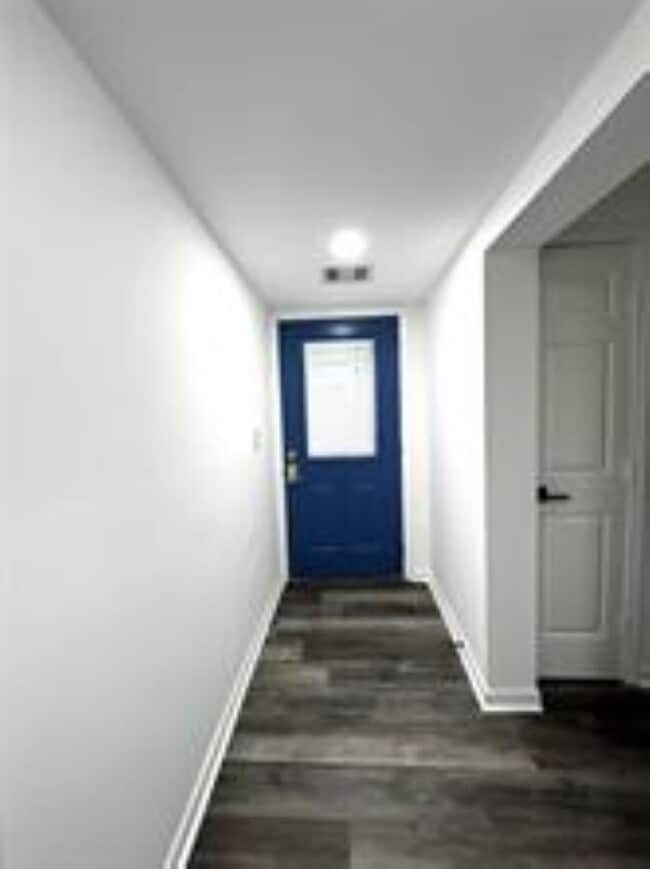 Building Photo - 4318 1st