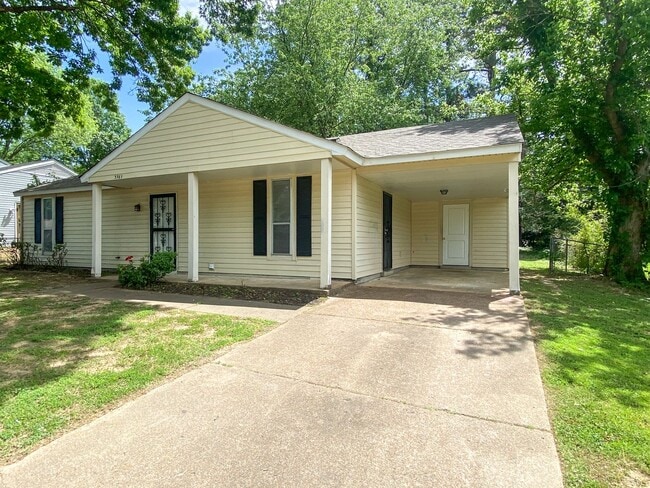 Building Photo - 3 bedroom 2 bathroom near Ramill and St Elmo
