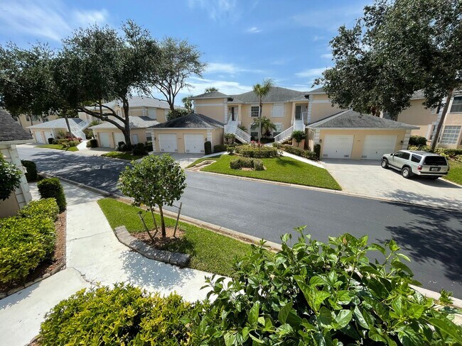 Foto del edificio - 440 Wiggins Lake Ct