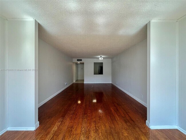 Foto del edificio - 2000 Atlantic Shores Blvd