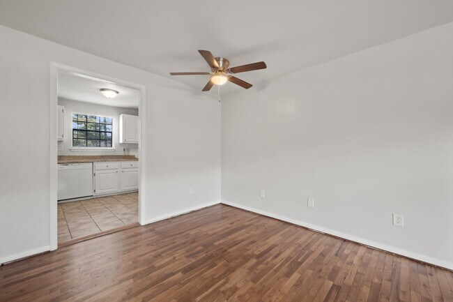 Foto del edificio - 124 Sycamore Ln