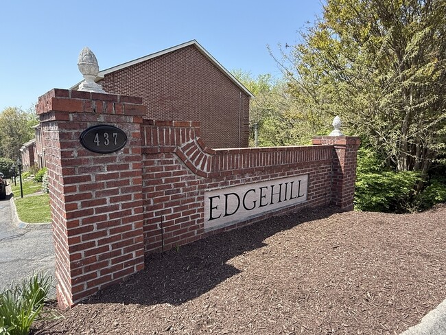 Building Photo - 437 S Gallaher View Rd