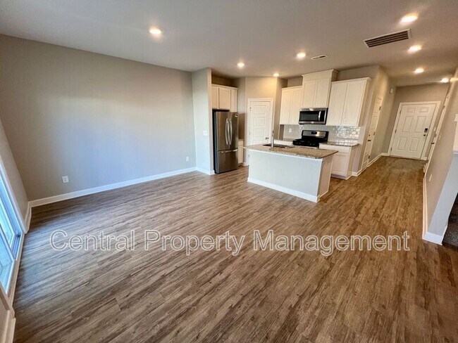 Foto del edificio - 613 Reese Ln