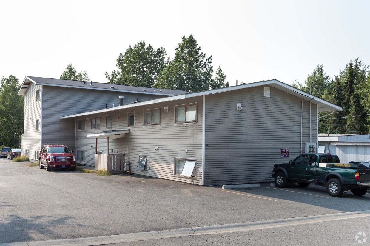 Building Photo - 2116 Fairbanks St