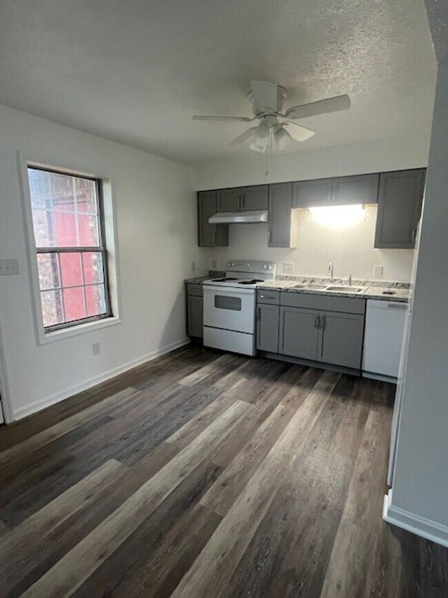 Foto del edificio - 1288 Kenilwood Way