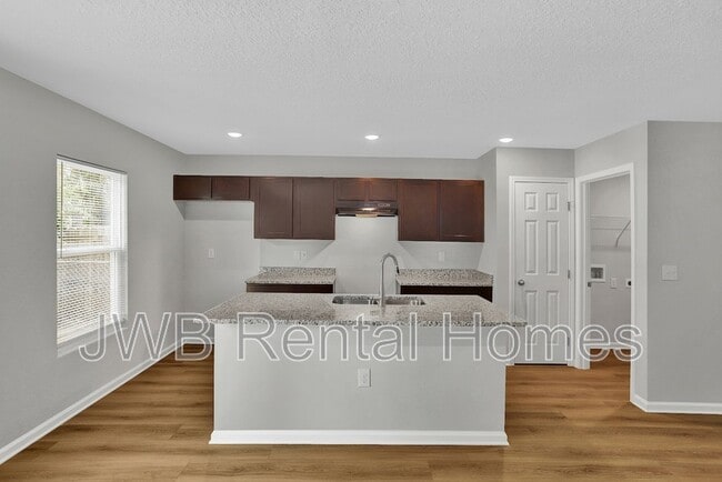 Building Photo - 5448 Chenango Blvd