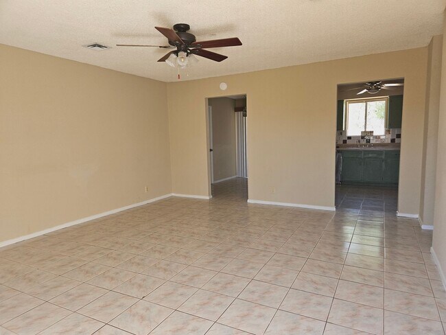Foto del edificio - 3 bedroom/2 bath home for Rent