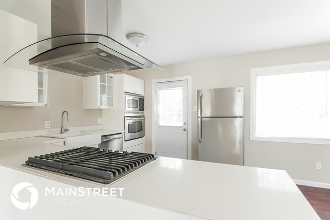 Building Photo - 5 Churchill Downs Dr