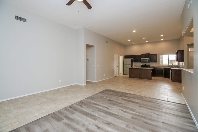 Foto del edificio - 320 W Brooks Street