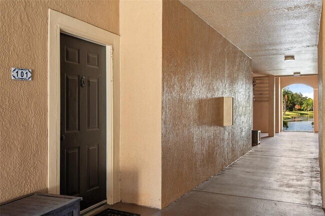 Foto del edificio - 5542 Metrowest Blvd