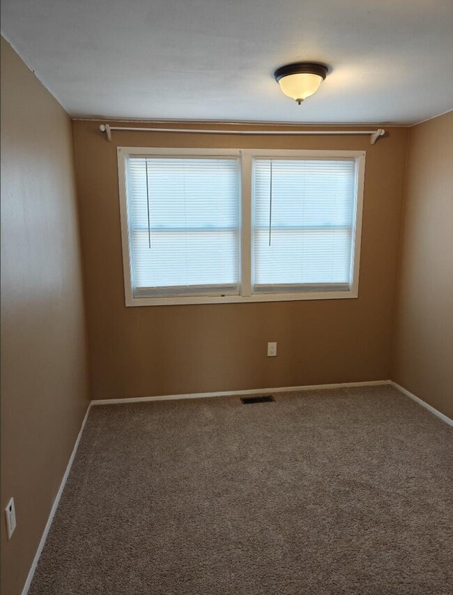 Building Photo - 1813 Brentwood