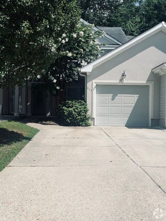 Building Photo - 861 Royal Grove Ct
