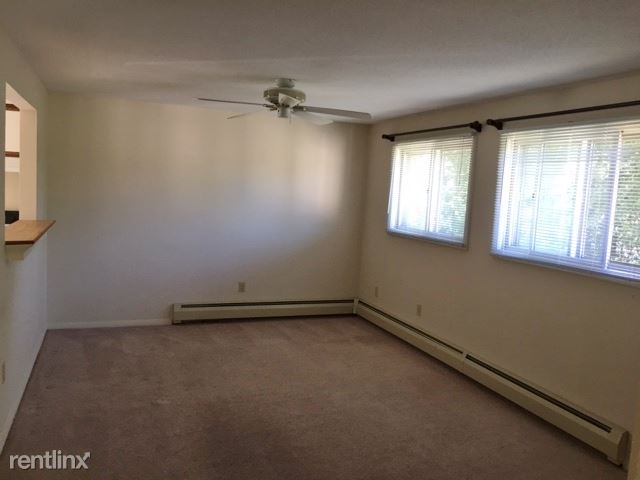 Building Photo - 207 Village Dr