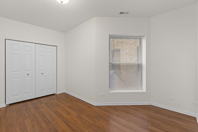 Foto del edificio - 7717 N Marshfield Ave