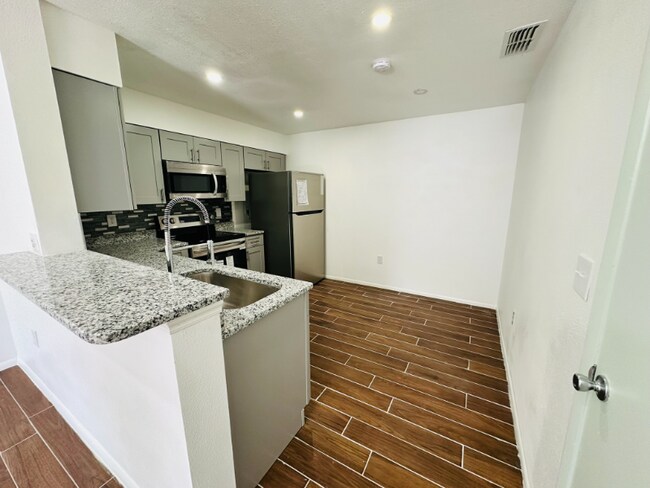 Building Photo - 3136 Harmon Ln