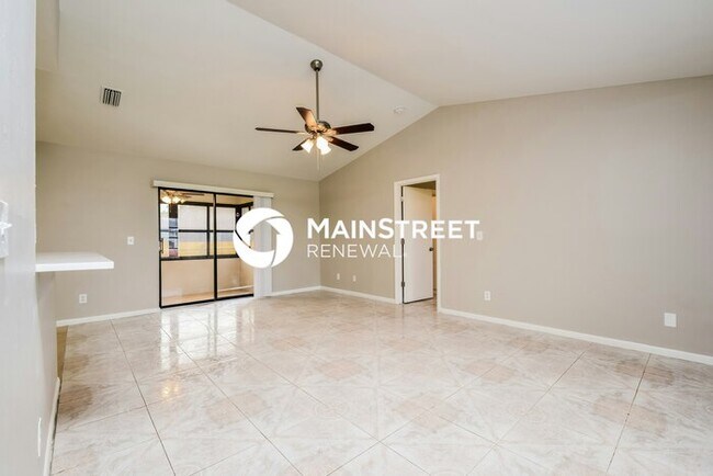 Foto del edificio - 3 Bedroom Pet-Friendly Home in Fort Myers,...