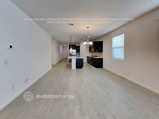 Building Photo - 17660 W Fetlock Trl