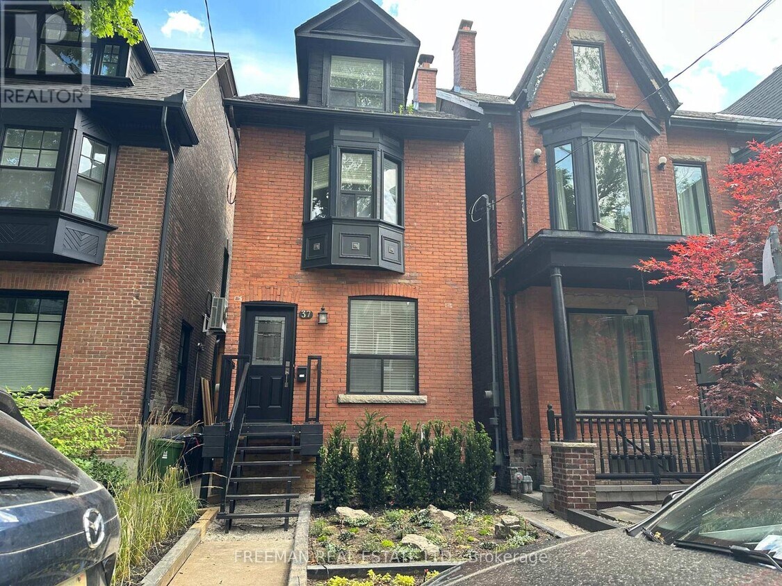 Primary Photo - 37 Grant St