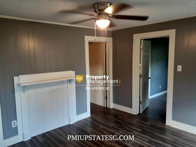 Building Photo - Cozy Remodel Rental Aval 7/22
