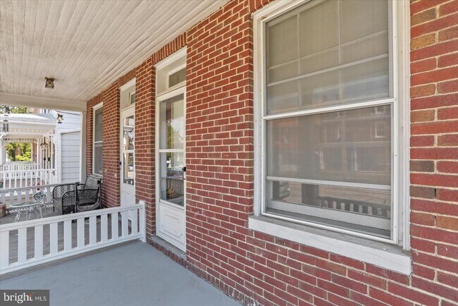 Foto del edificio - 131 Hanover Rd