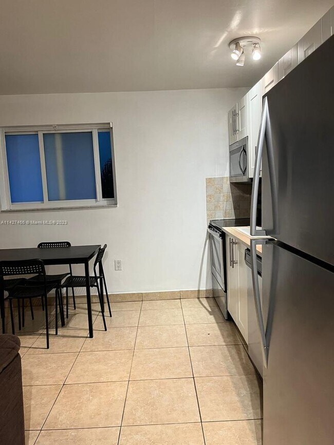 Foto del edificio - 528 Meridian Ave