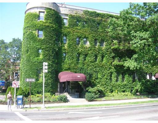 Building Photo - 100 Riverway