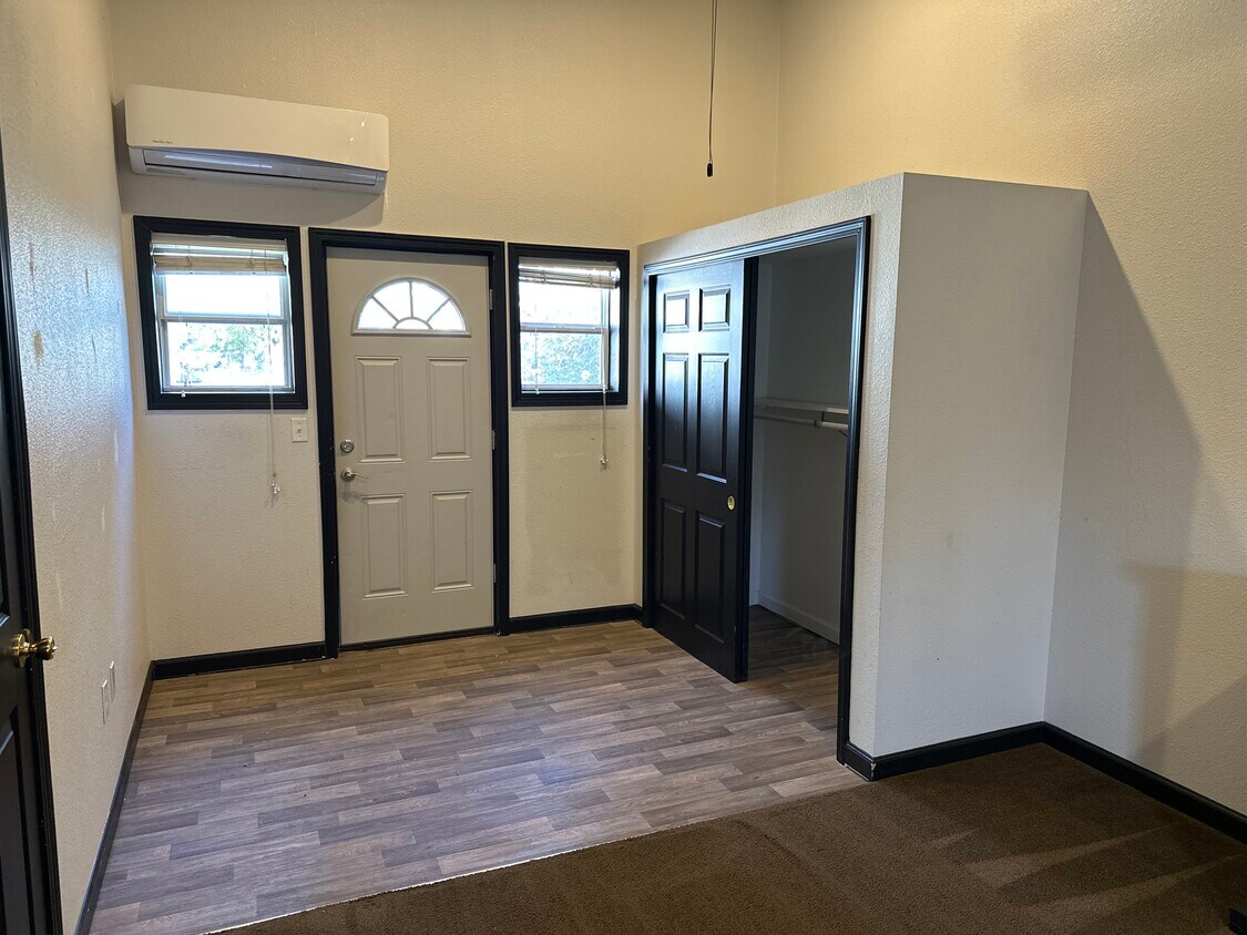 Foto principal - 525 W 1st Ave