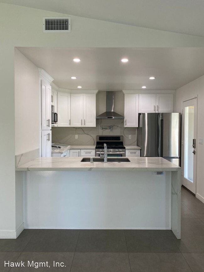 Foto del edificio - 3 br, 2 bath House - 22844 Cantlay St.