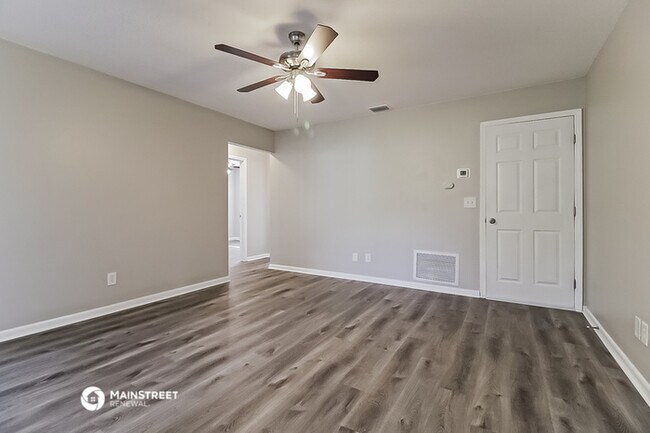 Building Photo - 590 Vincent Dr