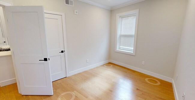 Building Photo - 164 Allston St