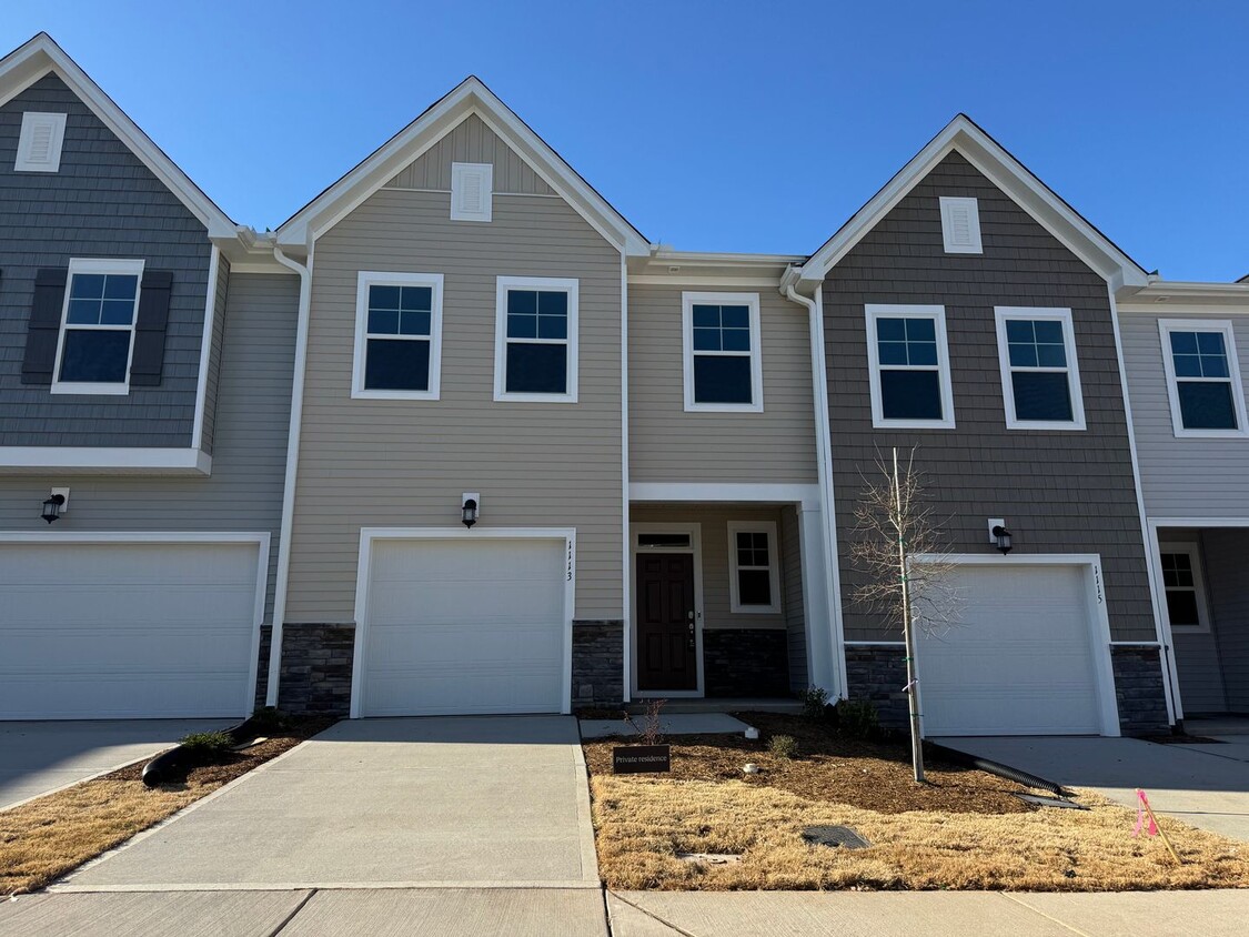 Foto principal - New Construction 3 Bed | 2.5 Bath Townhome...