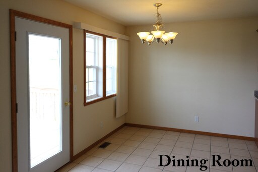 Building Photo - 3023 Bauer Dr