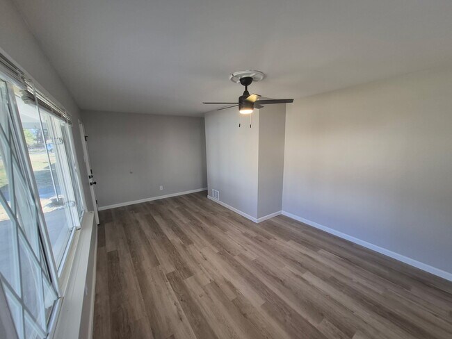 Foto del edificio - 3515 Dixie Dr