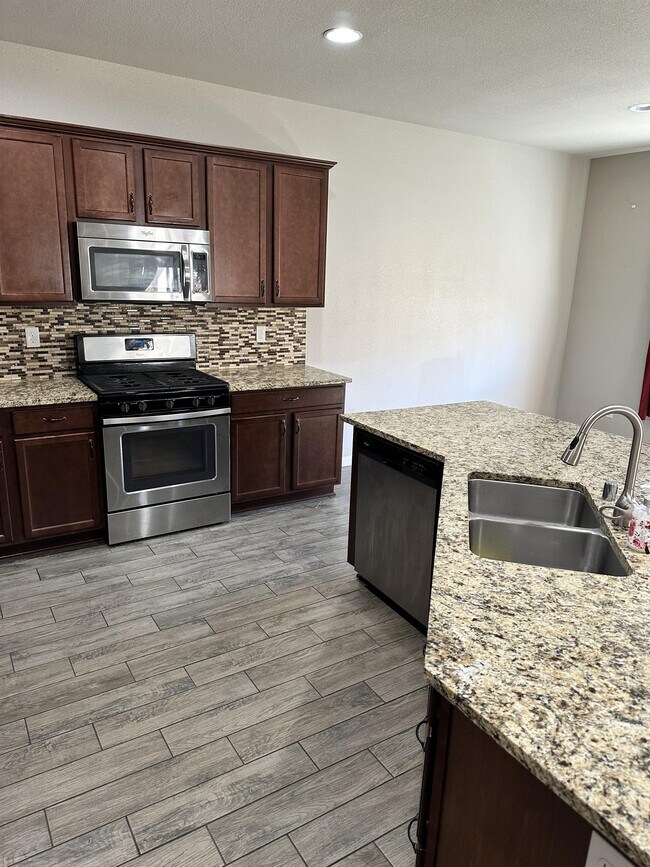 Building Photo - 531 San Carlos Dr