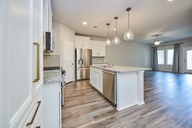Building Photo - 9291 Inland Leather Ln