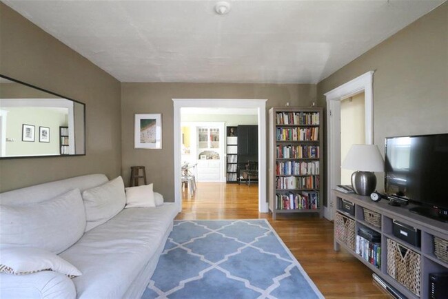 Building Photo - 56 Standish St