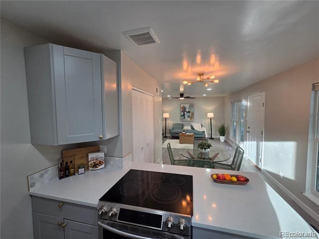 Foto del edificio - 1250 S Monaco St Pkwy