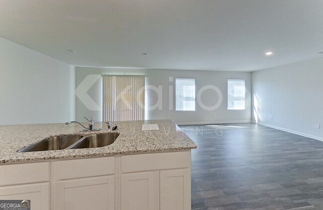Building Photo - 102 Rock Run Trl