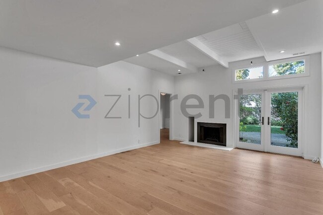 Building Photo - 1242 Francisco St