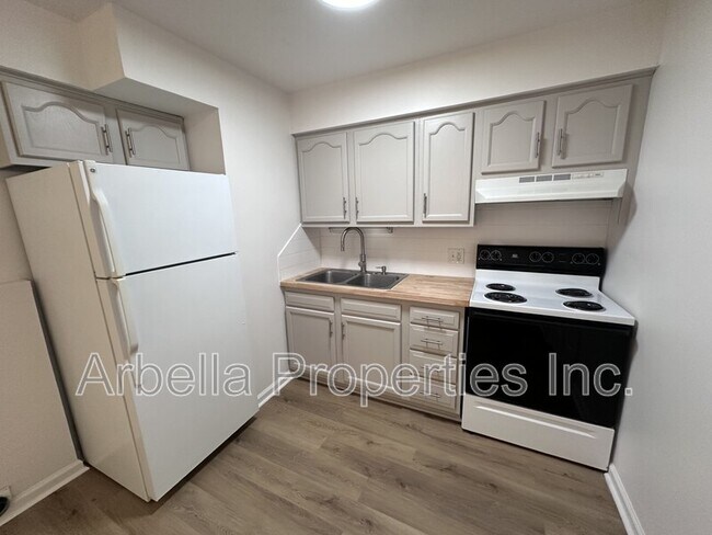 Foto del edificio - 956 Kendrick Creek Rd