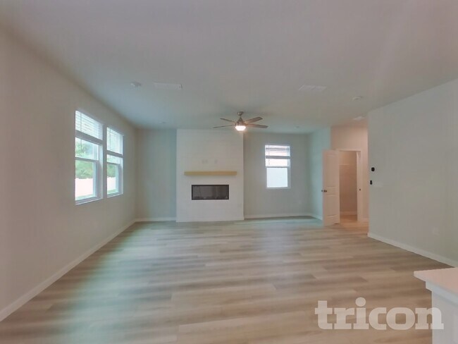 Foto del edificio - 14918 Macadamia Ln